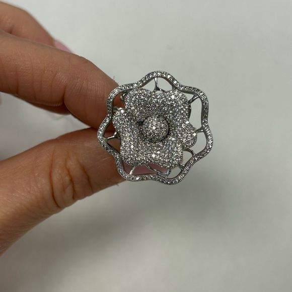 Suzy Levian Sterling Silver White Cubic Zirconia Flower Ring NWT - Picture 6 of 7